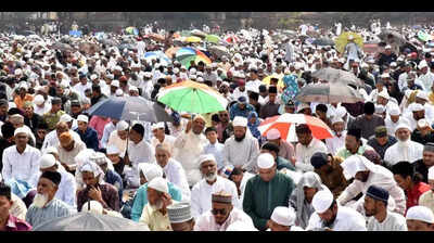Eid-ul-Fitr celebrated with enthusiasm in Nashik