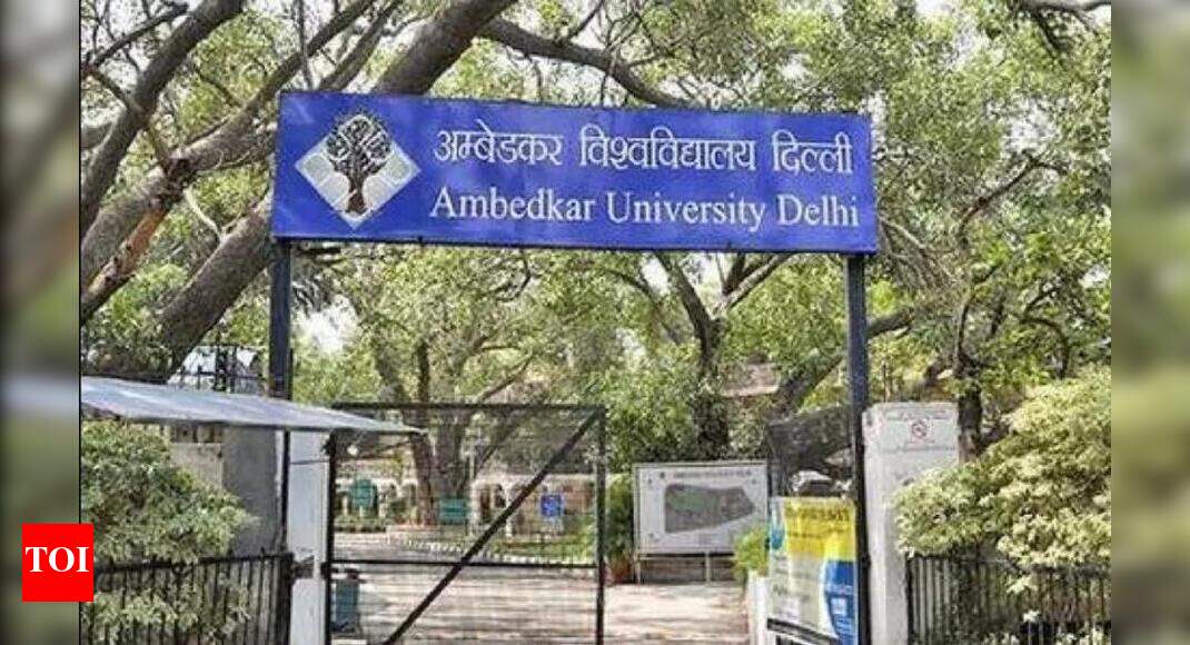 AISA protests MA student suspension at AUD over criticism of VC’s communal remarks, campus barricaded by authorities