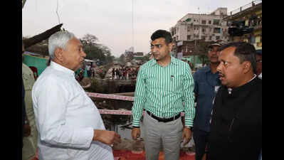 CM inspects link road under construction over Mandiri drain