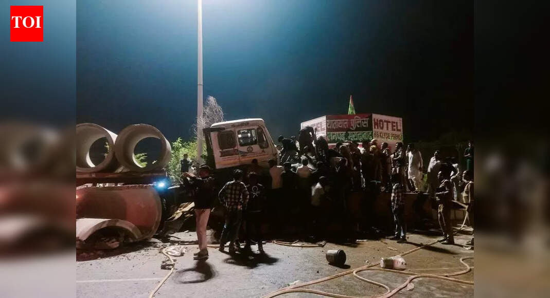 2 from Hry dead as truck hits & drags car for 50m | Meerut News - The ...