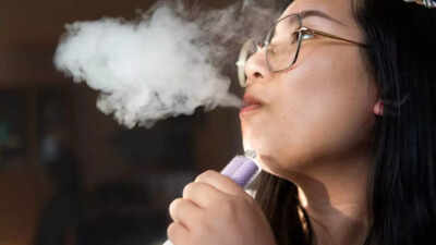elfbar nachfüll pod läuft aus The European Union has raised concerns over new nicotine devices, including  e-cigarettes and vapes, classifying them as a public health risk. Experts  warn these products may encourage addiction, especially among youth, and main image 0