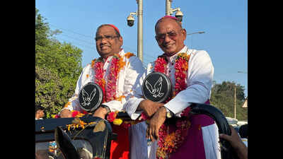Papal ambassador installs Udumala Bala as Archbishop of Visakhapatnam