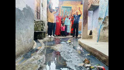 Residents of JMC-H ward live amid overflowing sewage, constant stench