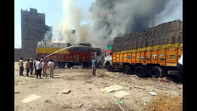 30 houses evacuated as trucks catch fire, one of them with LPG cylinders