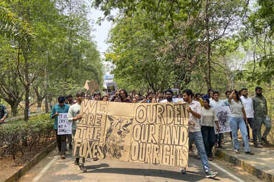 University of Hyderabad’s students call off indefinite protest after SC orders stay on developing land parcel – The Times of India