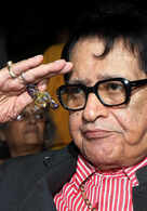 Actor-director Manoj 'Bharat' Kumar passes away