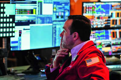 US: Markets tumble with S&P 500 down 5% and Dow down 1,600; Trump says 'some pain' is worth it