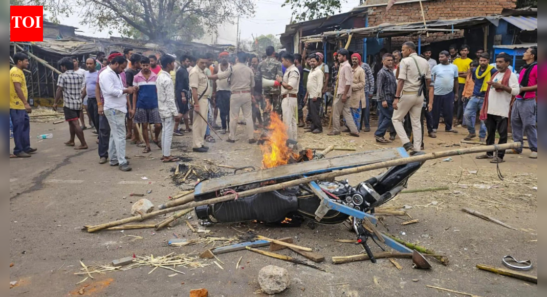 Bokaro Steel City shuts down over man's death in lathicharge