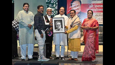 Veteran theatre actor Prabhakar Ambone honoured on 75th birthday