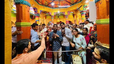 Devotees flood temples in Kashi on ashtami of Chaitra Navratri