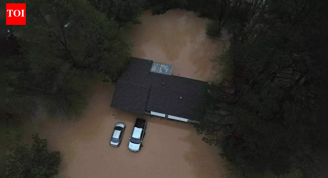 16 dead as tornadoes and flash floods batter South and Midwest United ...