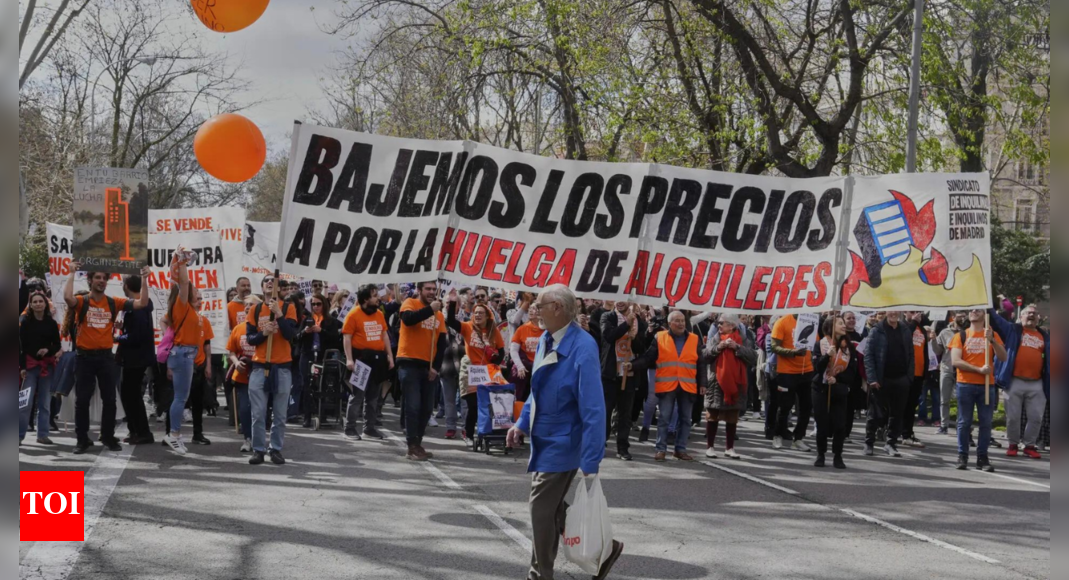 Spain: Tens of thousands protest nationwide housing crisis