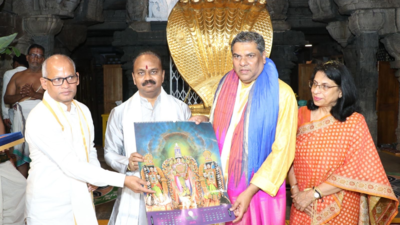 CJI worships at Tirumala temple