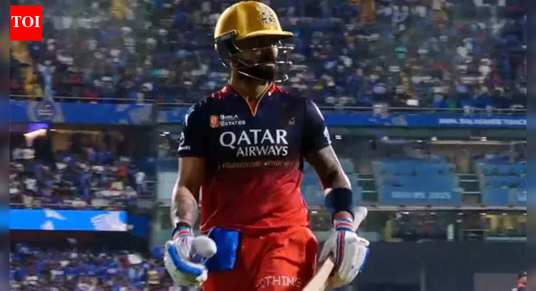 Virat Kohli smashes bat, throws gloves in anger after dismissal vs ...