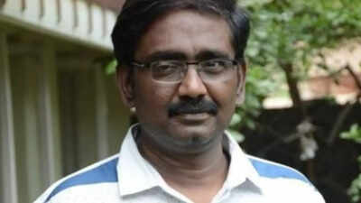 Director Vasanthabalan apologises for a mistake in his debut film, 'Veyil,' after 19 years