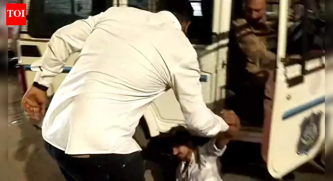 Drunk driver on duty rams 6 vehicles, no injuries reported | Vadodara ...