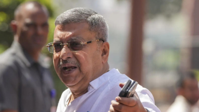 TMC LS chief whip Kalyan Banerjee attacks colleagues, no holds barred |  India News - Times of India