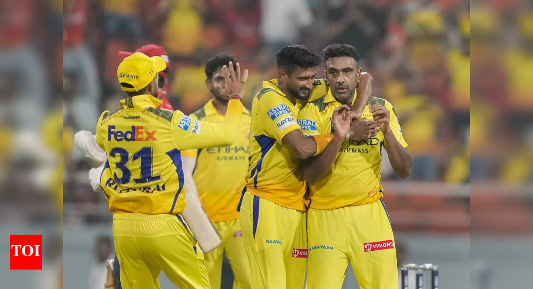 IPL: Ashwin surpasses Bhuvi in elite bowlers list