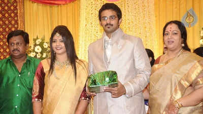 Did Ramarajan and Nalini really reunite after 25 years? Veteran actor  breaks silence on viral report | Tamil Movie News - The Times of India, image size:400x225