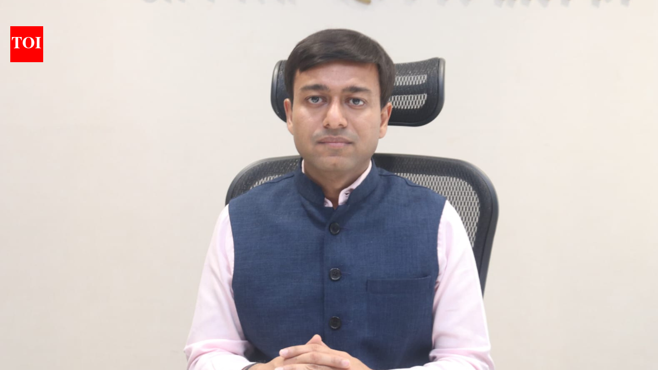 Abhinav Goel takes charge as KDMC commissioner, prioritises citizen ...