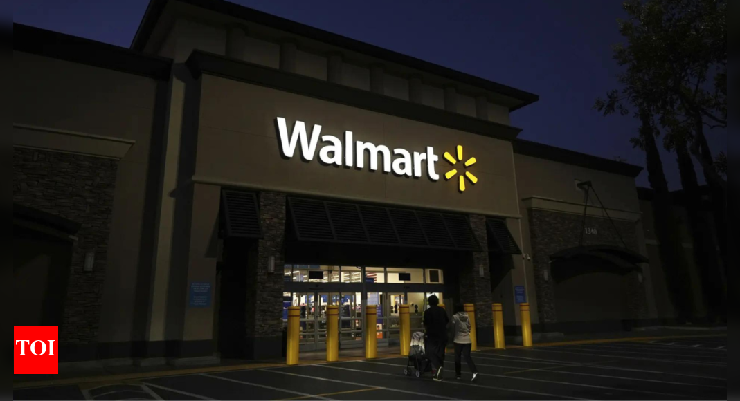 Walmart employee kills two, injures one in shooting at Georgia store
