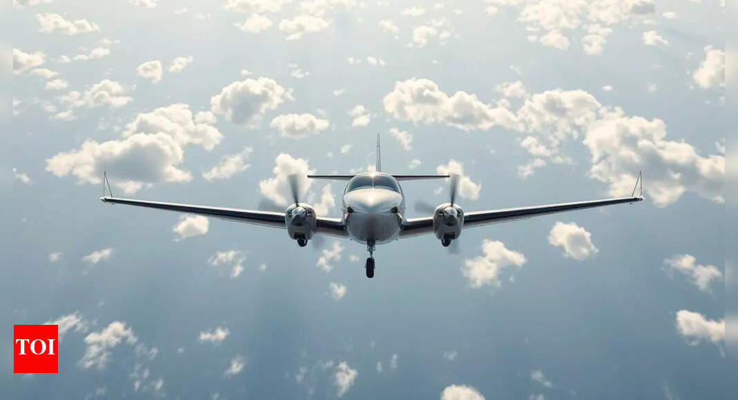 ニューヨーク州北部で2つの搭載されたクラッシュがある小さな航空機