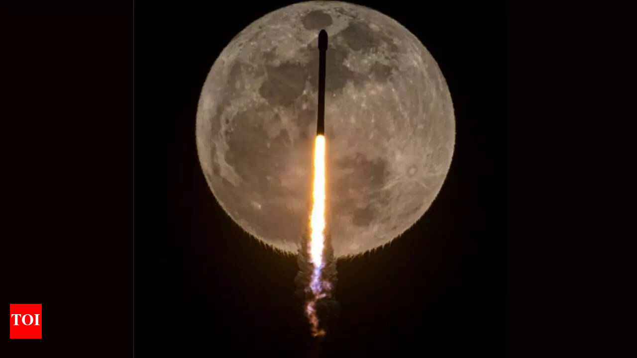 ラスト1⭕️2,500円OFF◎Volan◎MOON FLEX 3◎10 SpaceX Launches Third Bandwagon Mission to Mid-Inclination Orbit