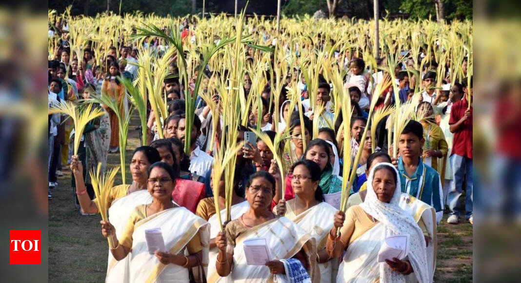 Thousands gather in Ranchi for Palm Sunday celebrations | Ranchi News ...