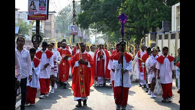 Thousands gather in Ranchi for Palm Sunday celebrations | Ranchi News ...
