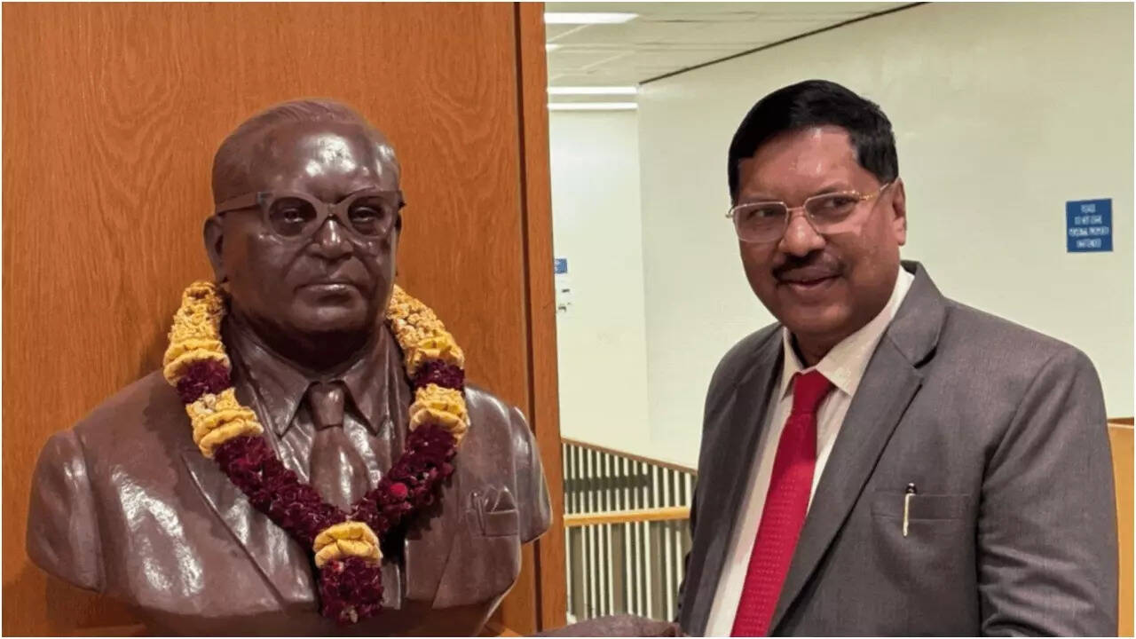 Video meni külotlarimni hidlashga majbur qildi.