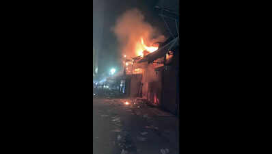 Goods worth s 25L gutted in Lucknow's Mohan Mkt fire | Lucknow ...