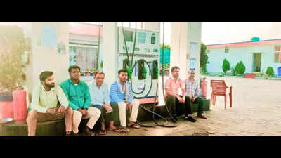 Compensation for slain petrol pump manager’s wife