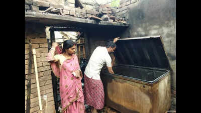 In Shamsherganj, the homeless return to ash, tears and rubble