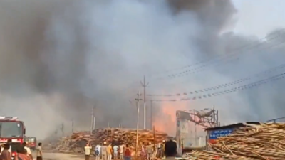 Fire breaks out in Prayagraj tent supplier warehouse
