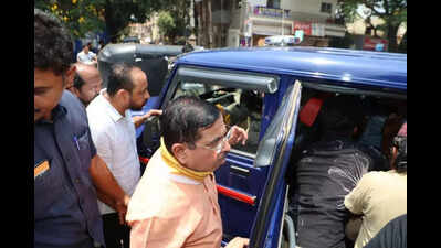 Union minister Pralhad joshi helps injured motorcyclist
