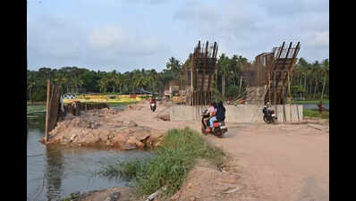 Residents demand action as Vellayani link cut off