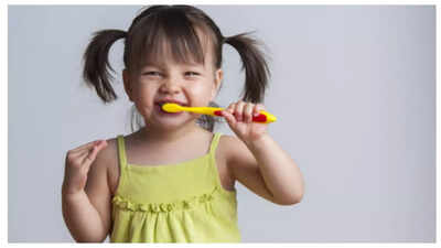 ยาสีฟันลูกของคุณฆ่าเขาหรือไม่? การศึกษาใหม่ที่น่าตกใจเผยให้เห็นส่วนผสมที่เป็นพิษ