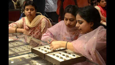 City jewellers offers affordable choices,say lightweight jewellery in demand