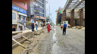 Hour-long rain leads to severe traffic congestion in city