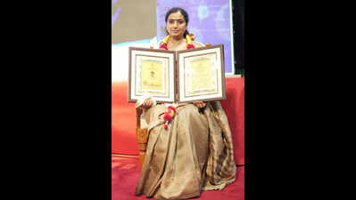 Anita Bhaskar gets Sarvottam Seva Award