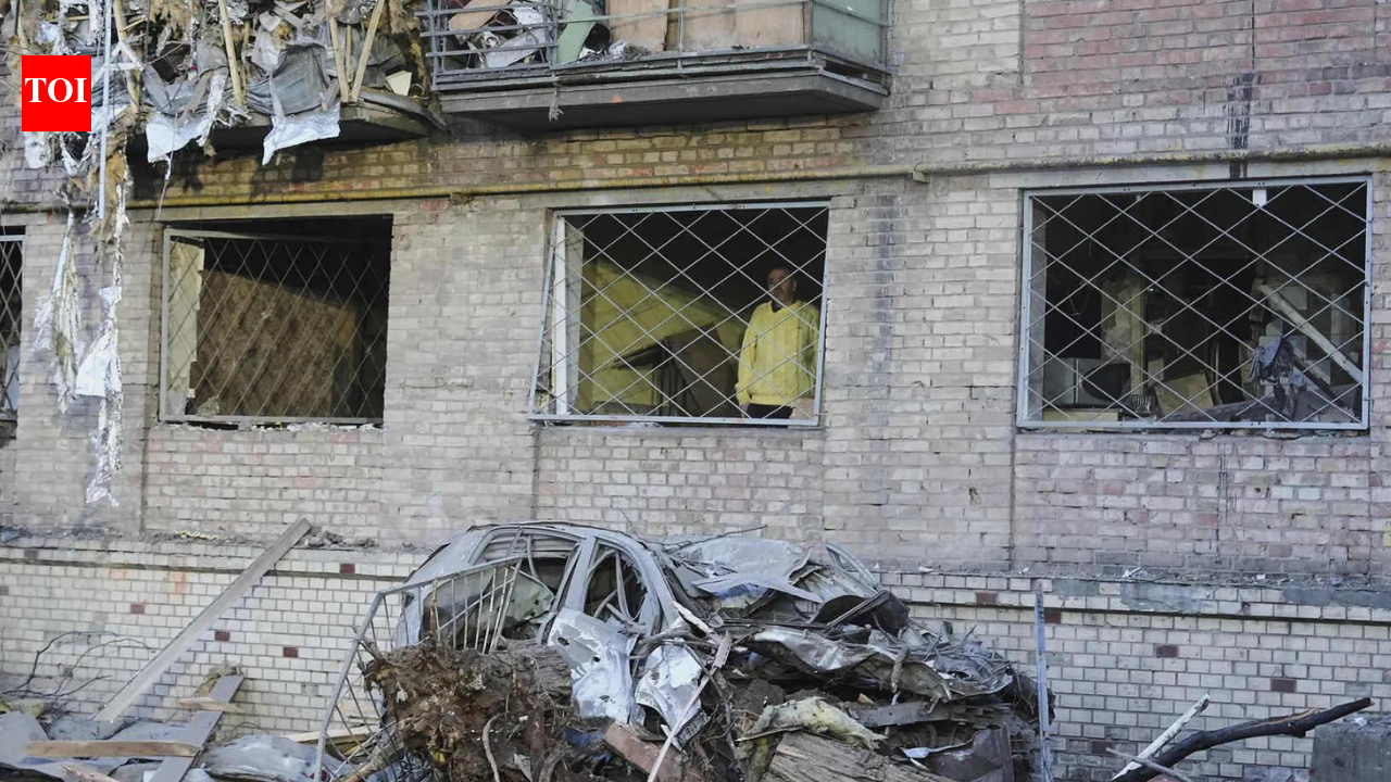 'Massive’ missile attack on Kyiv: Explosions rock Ukraine as Russia ...