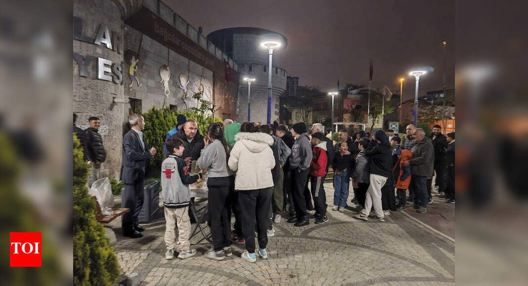 Istanbul residents spend the night outdoors after a strong earthquake