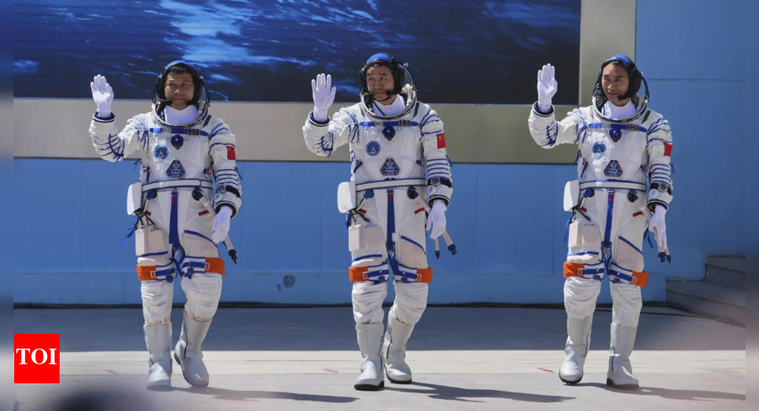 China launches 3 astronauts to replace crew on Chinese space station