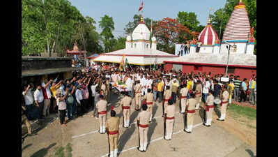 Jhalda shuts down to honour slain IB officer