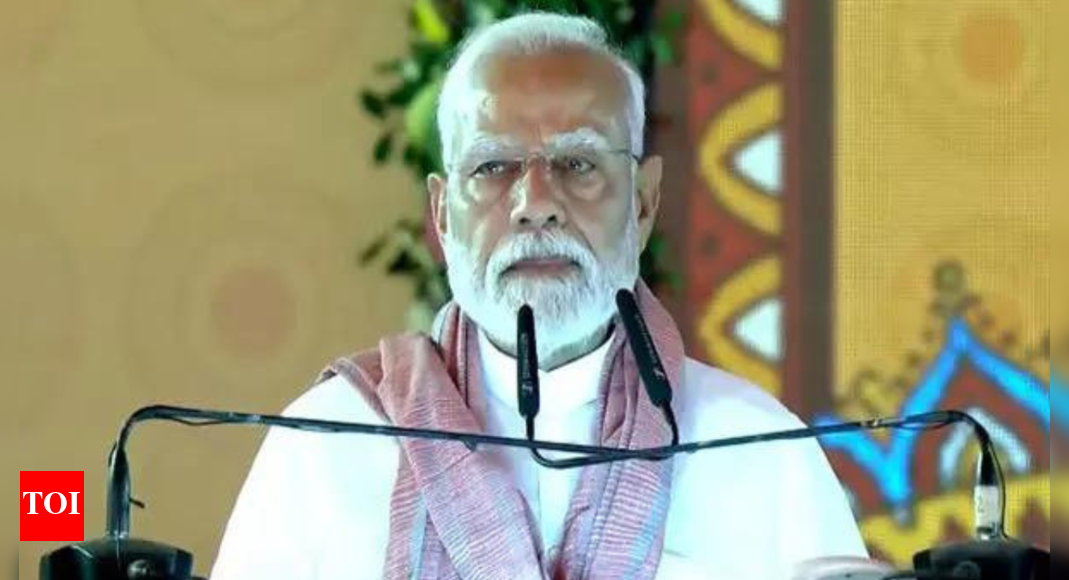 मानवतेवर विश्वास ठेवणारा प्रत्येकजण आपल्याबरोबर आहे: पंतप्रधान मोदी मानवतेवर विश्वास ठेवणारा प्रत्येकजण आपल्याबरोबर आहे: पंतप्रधान मोदी