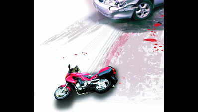 Noida man on way to deliver food dies in road accident