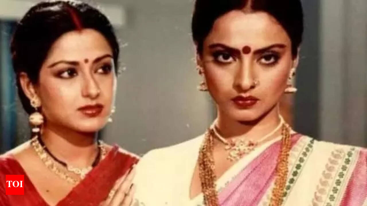 Did you know Moushumi Chatterjee and Rekha once fought over a movie poster?  | - The Times of India