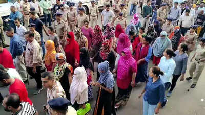 134 Bangladeshis detained in Surat