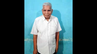 Retd teacher supports blind girl students