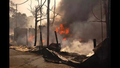 Fire breaks out at Dhapa godown, power snapped